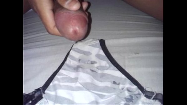 Play MP4 - Gozada na calcinha da cunhada