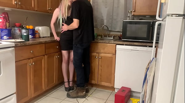 teenprom queen loses virginity to plumber