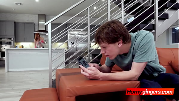 Nobody ever knew that oven cleaning_would end up_being so fun