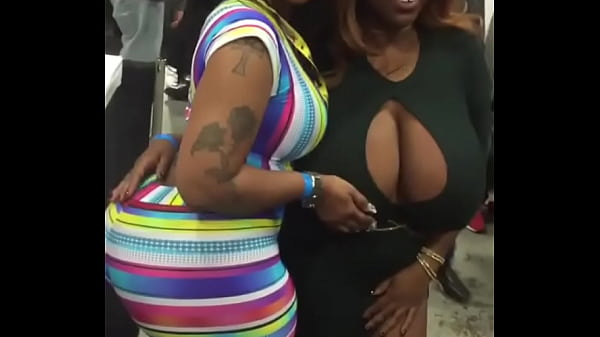 Play MP4 - Big Boobs Candid Expo