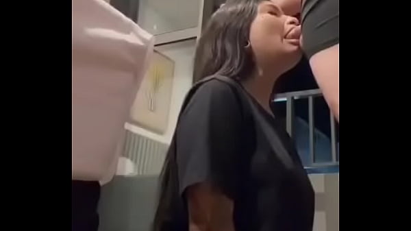 Nonton Hoje Eu Provei Que Minha Garganta N&atilde;o Tem Limites...ele Achou Que Eu Ia Parar Quando Me Engasguei... Mas Eu Fui At&eacute; O ... thumbnail