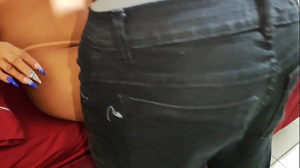 Coroa safada fode com o t&eacute;cnico da tv a cabo