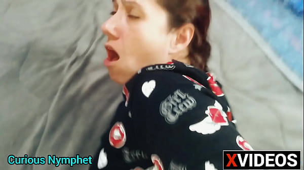 Curious goddess gostosa bunda grande plug anal dando a buceta e o arrega&ccedil;ando seu cu