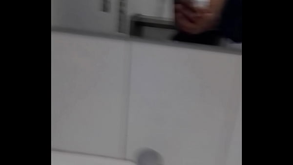 Play MP4 - Public toilet piss play