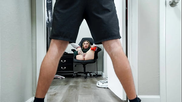 Tiny StepdaughterLearns_What a Real CockCan Do_Tinygal