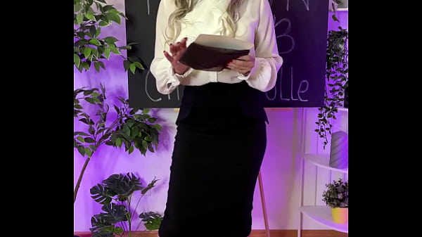 NYLON CLUB SEXYMATURE_BLONDE PUTTING ON COFFEECOLOREDTIGHTS