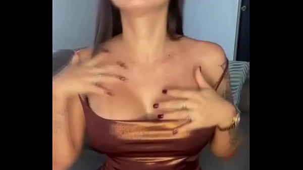 EXHIBITIONIST 18 YEARS_OLD GIRLFRIEND EXPOSED