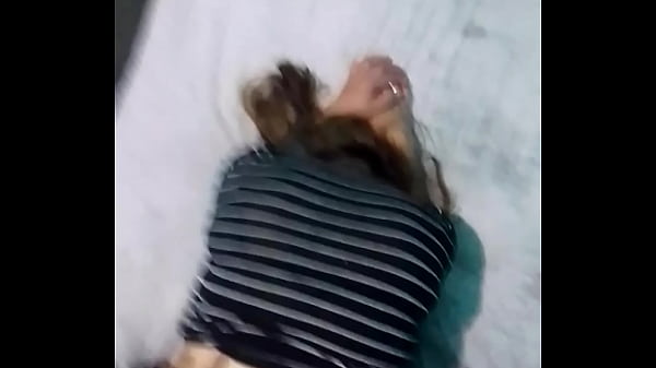 Mi chico me coge en cuatro en la cama matrimonial 