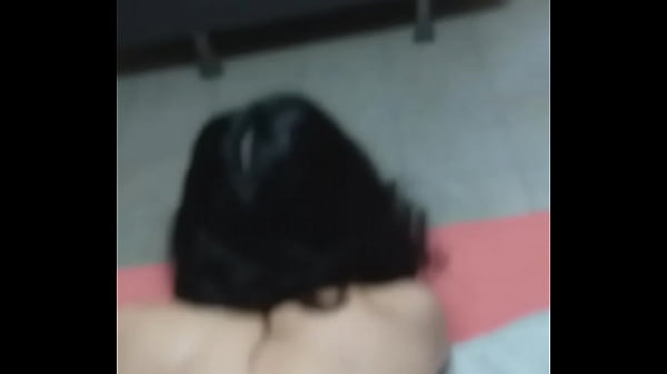 Play MP4 - Putita con tanga en medias de red y plug anal se mete la verga solita en 4