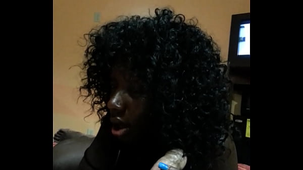 thot sucking my lil small dick 