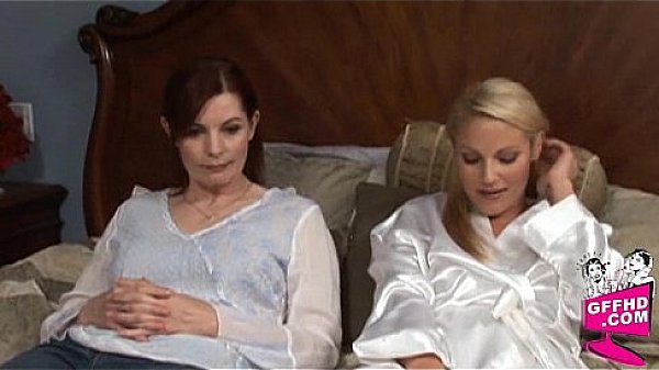 Girls having fun 1022 