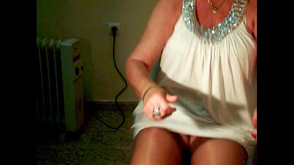 Andrea playing her_pussy w_dildo