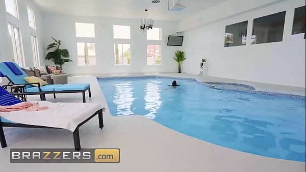 Quinton James Sees_His Business Partner s_Wife Smoking Hot_Rachel_Starr He_Is Willing To Risk It All Brazzers