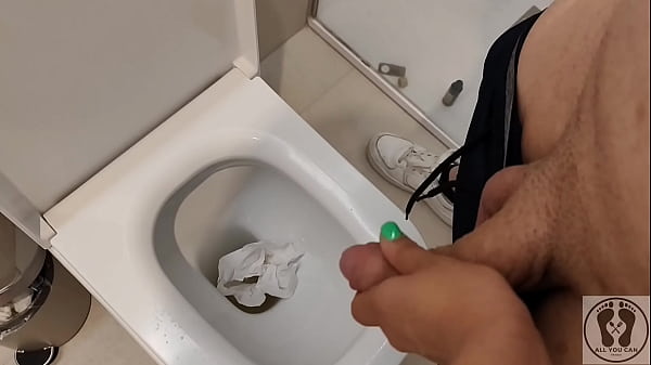 Com Pee Lation Risky Outdoor Public Pee Ana Spears Alfxnow thumbnail