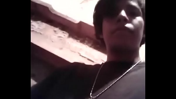 Ni&ntilde;o Haciendose Una Paja thumbnail