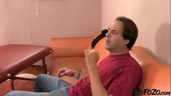 Brunette amateur is fucking with her masseur