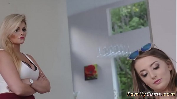 Play MP4 - Stepdad and patron's stepdaughter have sex in shower stepmom ' The Stepsibling