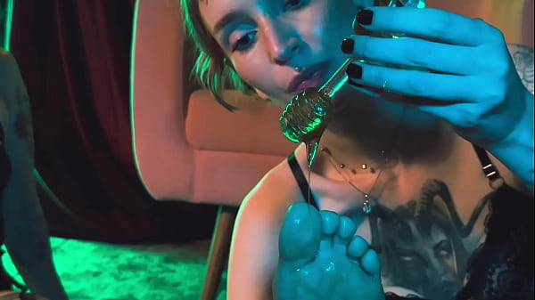 Nonton Feet With Honey Taste thumbnail