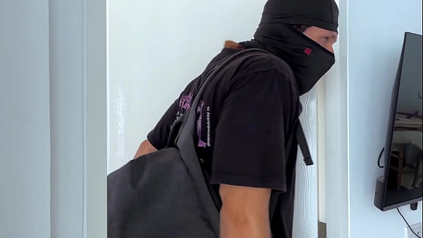 Nonton Walking Into Her Apartment For A Hard Fuck thumbnail