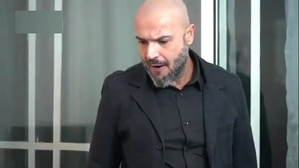 Dei Pro Chefe Enquanto Comia O Filho Dele. thumbnail