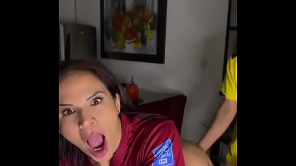 Madura Venezolana Decide Quien Se La Culea Mejor Si Un Serrano O Un Coste&ntilde;o thumbnail