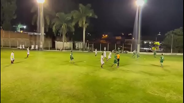 Girando e arrebentando o l&eacute;o