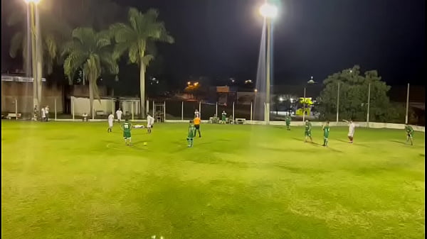 Girando e arrebentando o l&eacute;o 