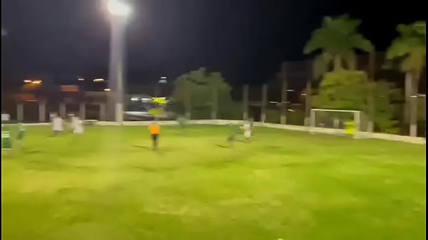 Girando e arrebentando o l&eacute;o 