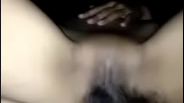 แหกหีสาวสวยเอาควยยัดรูหีจนน้ำแตกใส่แตด