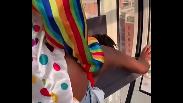 Clown bangs girl on a Ferris wheel in Atlanta 