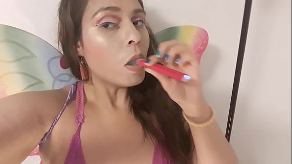 Ginger Paris_smoking_strawberry vape