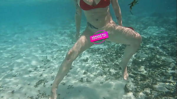 Il fait chaud viens te rafraichir avec moi dans les eaux turquoises des 