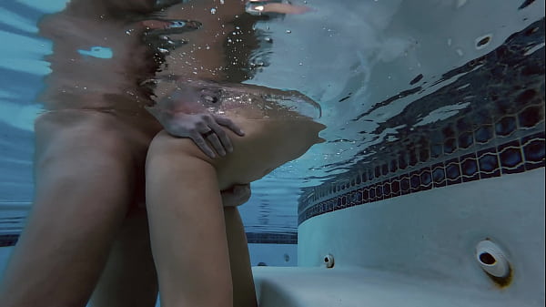 Underwater Public Pool Fuck thumbnail