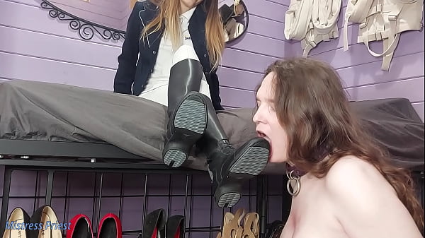 Play MP4 - Rider boots trampling and bootfetish