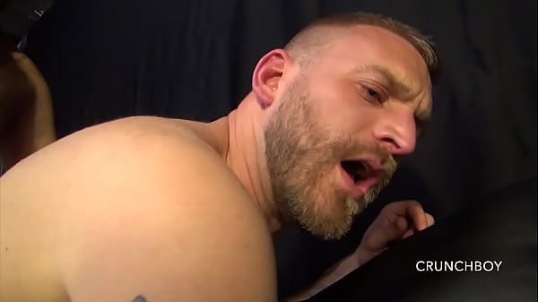 Des Mecs Cirils Et Poilus Baisent Bareback thumbnail