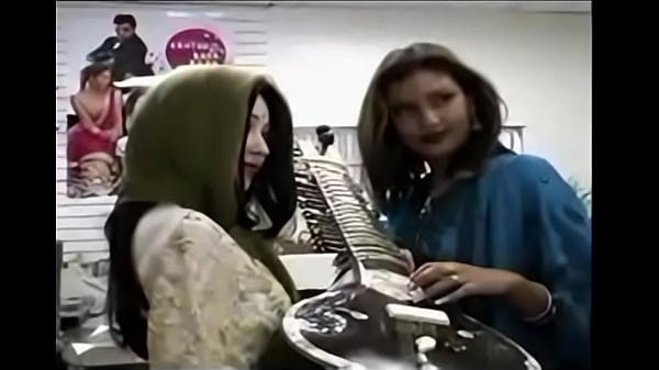 NASEEM SINDHI GIRL SEXY TALK WITH HER BF PT2 