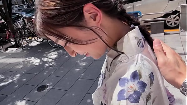 浴衣から覗く圧巻の神美乳&times;色素の薄いパイパンマ○コ【ゆなち 舞台役者 】甘え上手でいつもニコニコ 男を欲情させる美桃尻 浴衣を着せたまま半裸sex 中出し 顔射