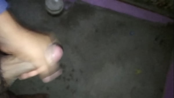 Me la jalo pensando en ella 