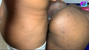 BIG ASS HOUSE WIFE WANTS TO FUCK 