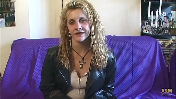 Play MP4 - Los castings de Benito Palote&comma; de viaje descubriendo co&ntilde;itos eslavos 1&period; Una rubia de mete saca&period;&period;&period;