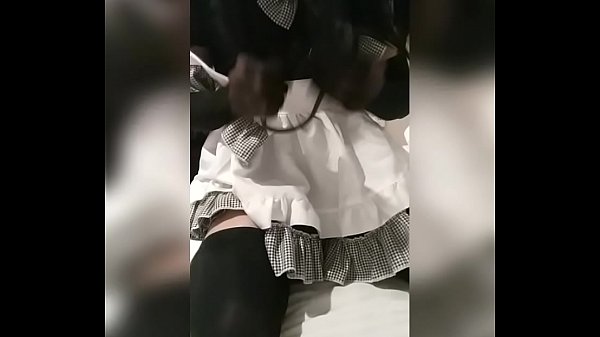 Asian sissy maid playing with expanding plug 