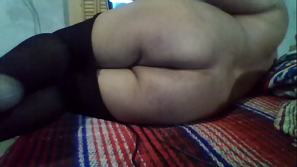 Me encanta como me meto mi dildo por el culo 