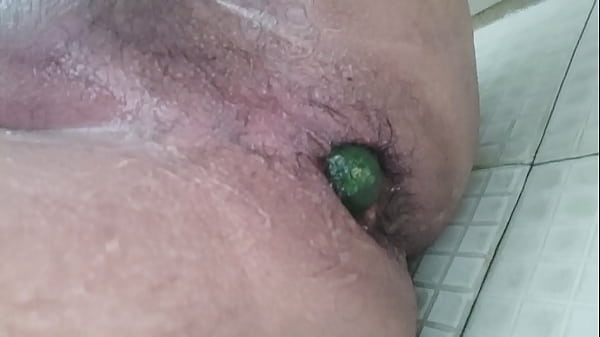 Joven se c&oacute;mo todo el pepino 