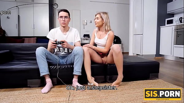 Play MP4 - Being busy playing videogames leads stepbro to do it with girl