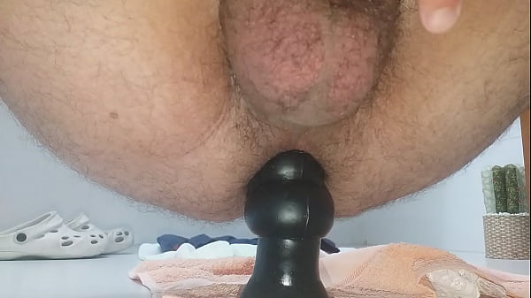 Play MP4 - Casado metendo dois plugs no c&uacute;