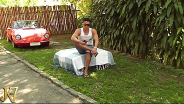 Nonton Vendedor Come Cliente Em Troca De Aluguel De Carro thumbnail