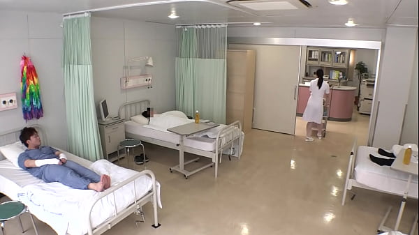 Play MP4 - https&colon;&sol;&sol;bit&period;ly&sol;3mdO8ev　「マジ天使！？」骨折してオナニーできない僕のチ●コは我慢の限界！それを見かねた美人ナースは使命感に駆られたのか優しく手を添えてくれ&hellip; 4【パート1】