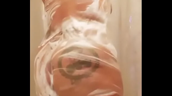 Play MP4 - Shower with me