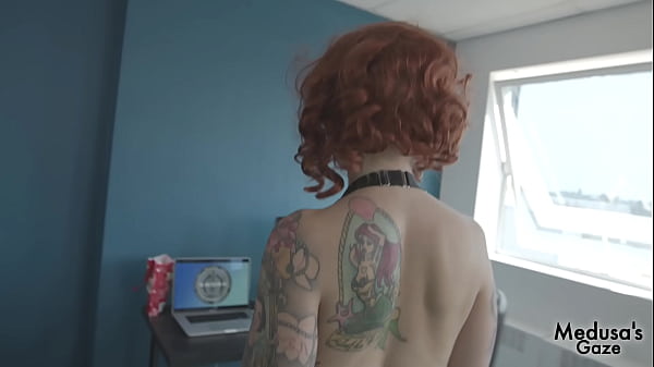 Black widows sting with scarlett love 