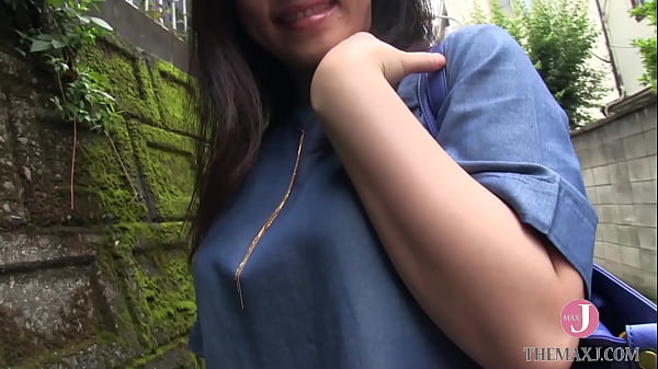 Play MP4 - Her ripped&comma; ripe body is so powerful&excl;